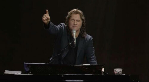 Kim Clement Prophesying in 2014